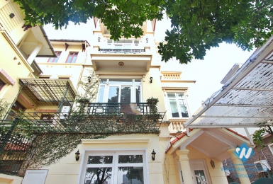 A beautiful house with lake view for rent in Tay Ho, Ha Noi